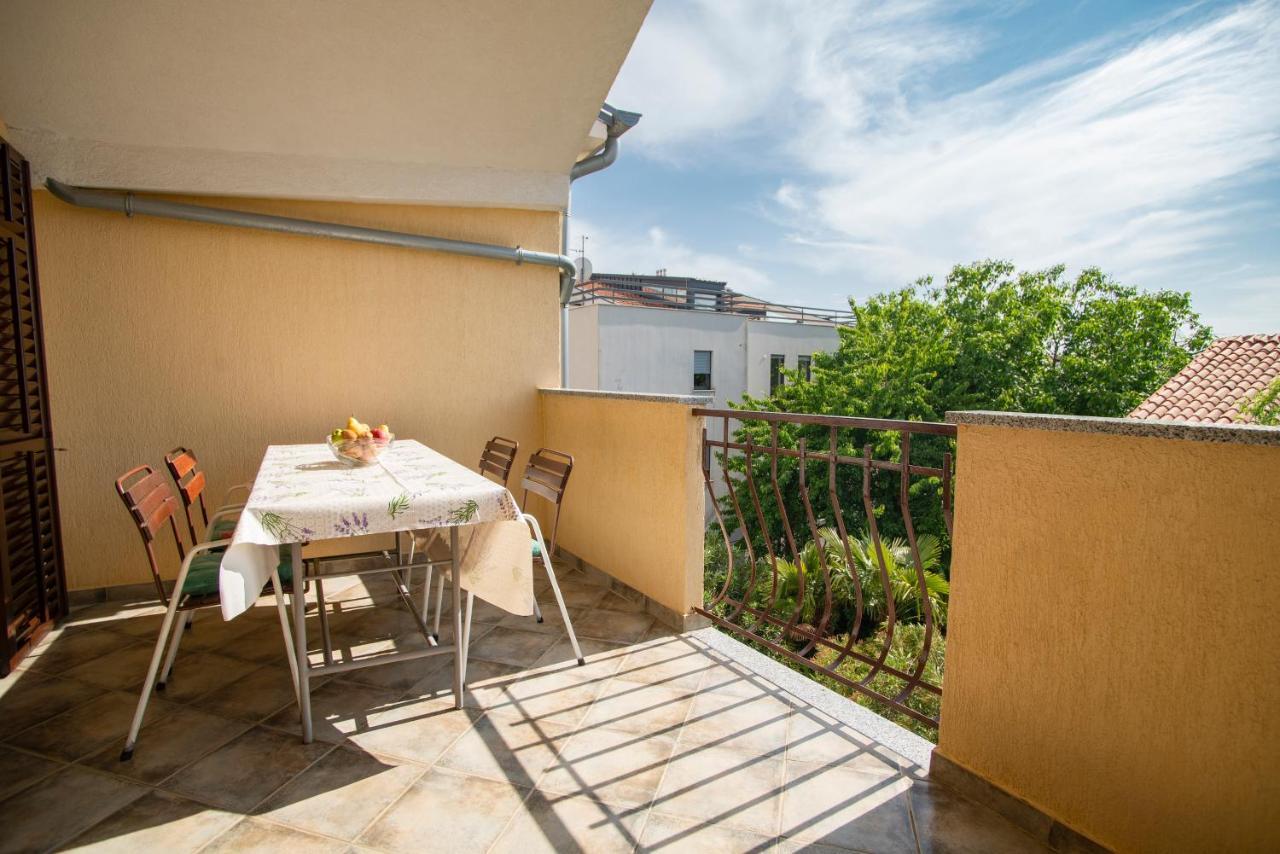 Apartments Nina โรวีน ภายนอก รูปภาพ